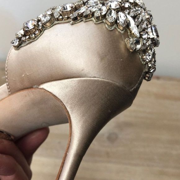 Womens Badgley Mischka Celeste Satin Embellished Nude Pump Heel Size 6.5 - Picture 8 of 12